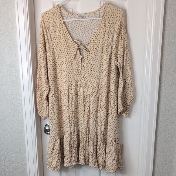 American Eagle Outfitters Dresses & Skirts - American Eagle Outfitters Cream Floral Long Sleeve Dress